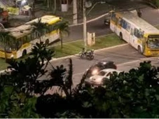 Imagem - Criança baleada em ação policial no Vale das Pedrinhas pode perder dedo