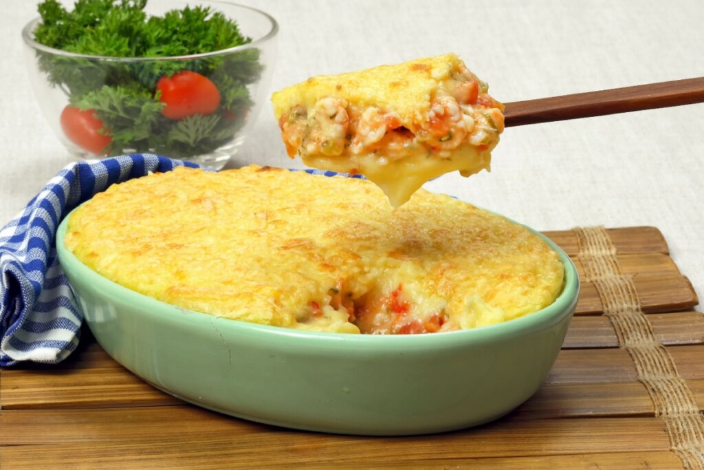 Escondidinho de camarão (Imagem: lhmfoto | Shutterstock)