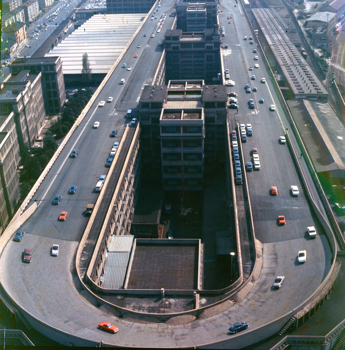 Em 1966, o circuito de validação da fábrica em plena atividade por Divulgação