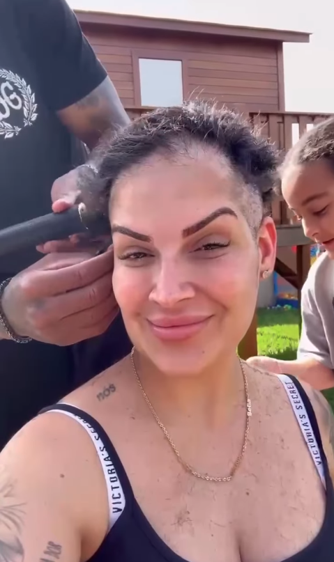 Pamela Teixeira fes registros de luta contra câncer  por Reprodução | Redes Sociais