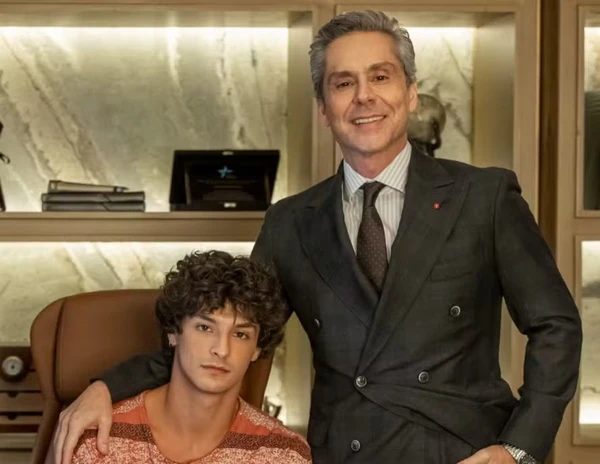 Tiago (Pedro Waddington) e Marco Aurélio (Alexandre Nero) por Reprodução/Léo Rosário/Globo