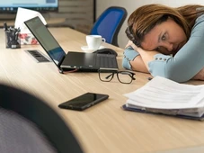 Imagem - Exaustos e online: o peso invisível do home office