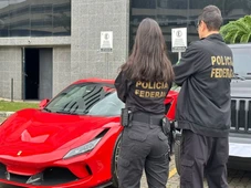 Imagem - Ferrari, Porsche: veja carrões apreendidos em operação contra sindicato ligado a irmão de Lula