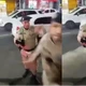 Imagem - Policial militar dá tapa na cara de homem durante protesto em Salvador