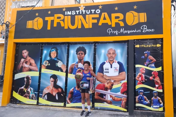 Boxeadora baiana, Fernanda Santos vive sintonia entre esporte e maternidade por Alan Pinheiro/CORREIO