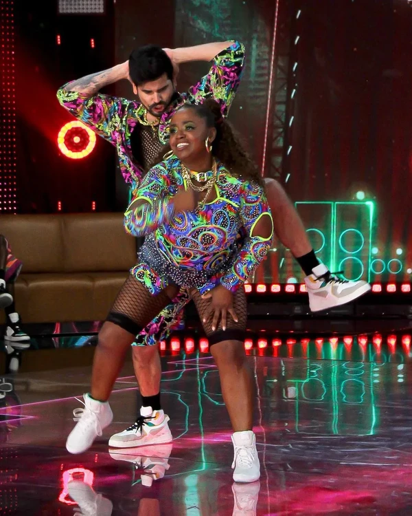 Daiane dos Santos na Dança dos Famoso por Reprodução