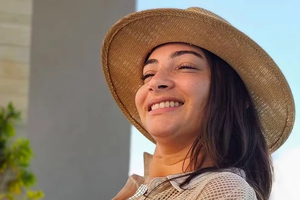 Laís Souza por Reprodução