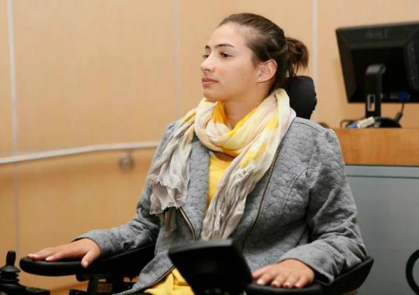 Laís Souza por Reproduçào