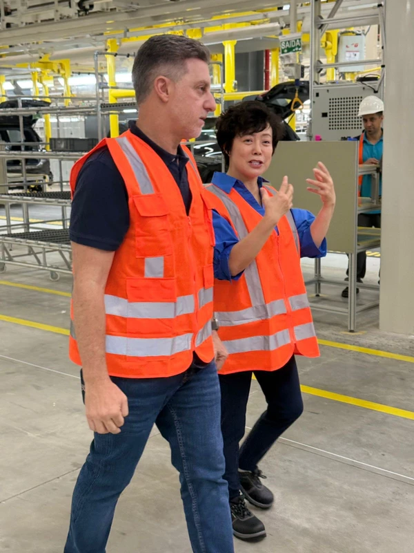 Luciano Huck e Stella Li
