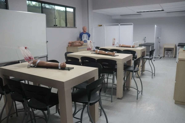 Medicina na Unifacs: mensalidade custa R$ 12.914 em 2025 por Reprodução