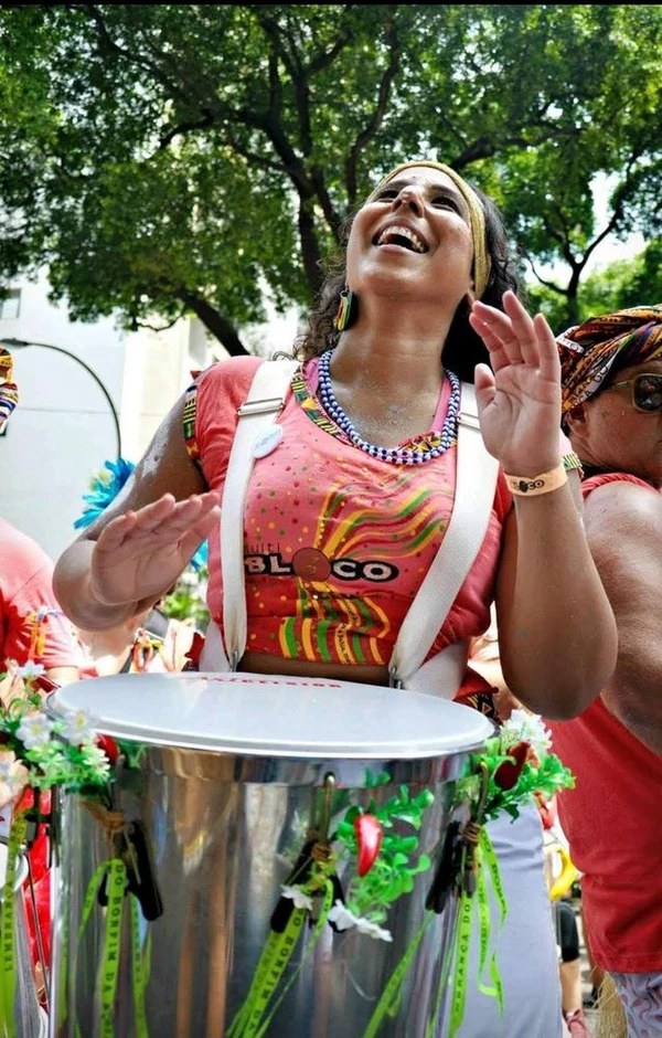 Percussionista Dani Luz por Reprodução