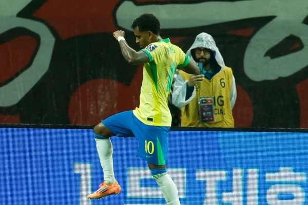 Rodrygo marcou duas vezes