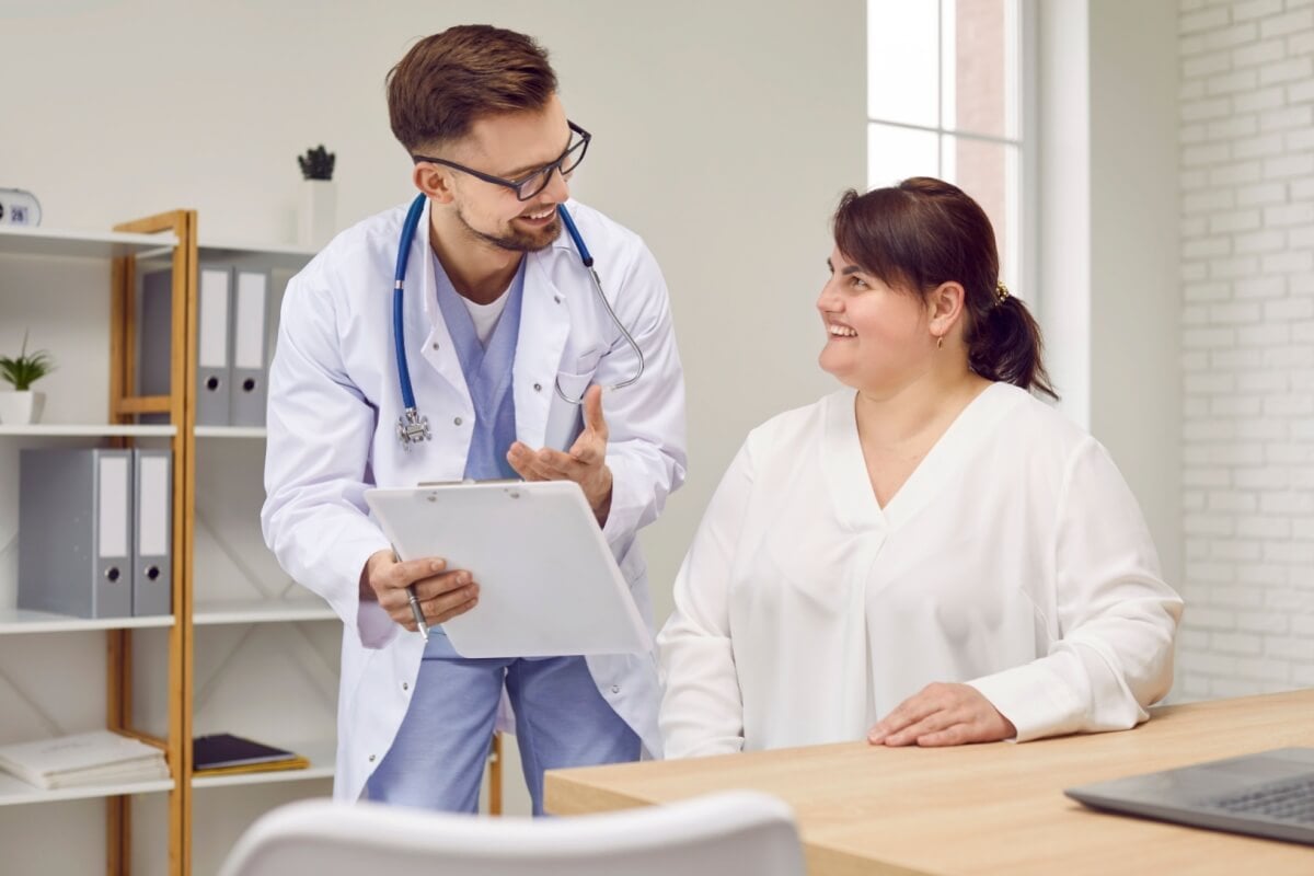 A prevenção da obesidade é essencial para garantir a saúde (Imagem: Studio Romantic | Shutterstock)