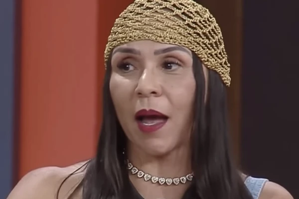 Yoná Souza por Reprodução