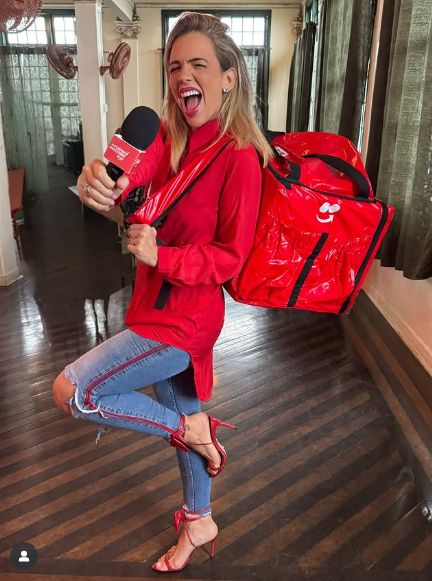 Marcelly Abreu é apresentadora da TV Tribuna, afiliada da Globo em Santos (SP) por Reprodução