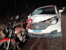 Imagem - Casal morre em acidente após carro bater na traseira de moto em estrada da Bahia