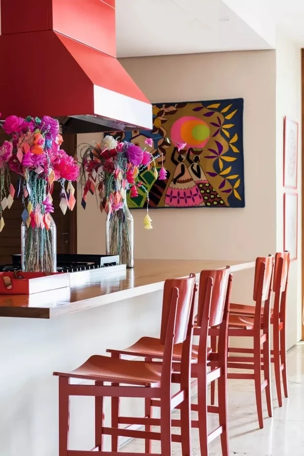A casa de Regina Casé em Salvador é um refúgio de arte, cor e alma baiana por Lufe Gomes