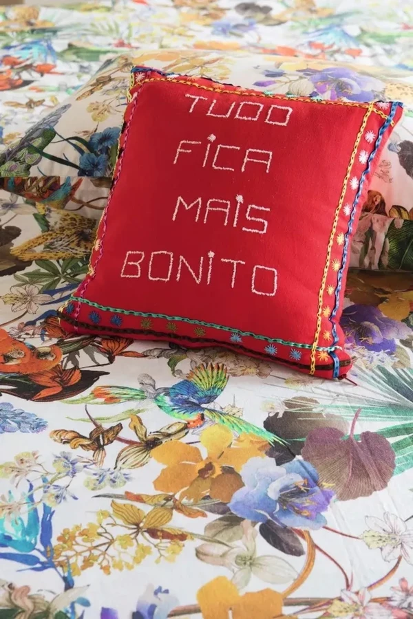 A casa de Regina Casé em Salvador é um refúgio de arte, cor e alma baiana por Lufe Gomes