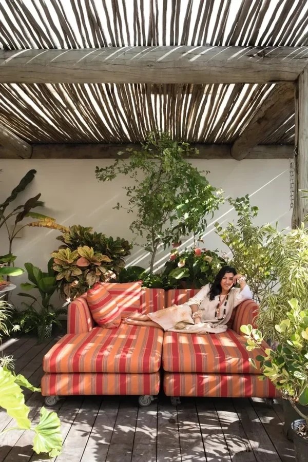 A casa de Regina Casé em Salvador é um refúgio de arte, cor e alma baiana por Lufe Gomes