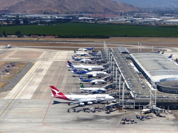 Aeroporto internacional de Santiago, no Chile por Reprodução