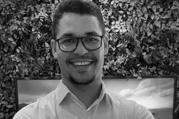 Dentista morre em acidente de carro 