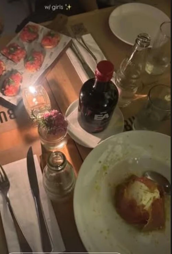 Jantar entre amigas de Bruna Biancardi  por Reprodução