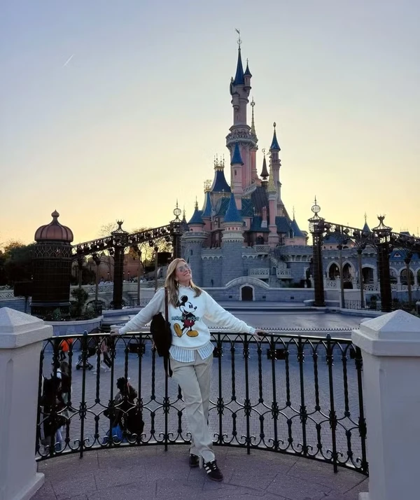 Lore Improta abre álbum de fotos na Disney, em Paris: 'Meu presente de Dia das Crianças' por Reprodução/Instagram
