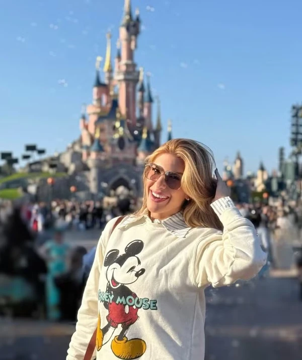 Lore Improta abre álbum de fotos na Disney, em Paris: 'Meu presente de Dia das Crianças' por Reprodução/Instagram