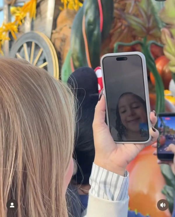 Lore Improta abre álbum de fotos na Disney, em Paris: 'Meu presente de Dia das Crianças' por Reprodução/Instagram