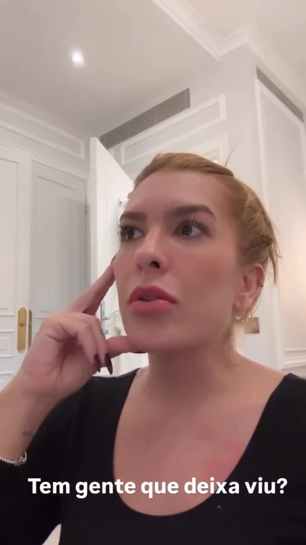 Lore Improta foi criticada por viajar para a Disney sem a filha no Dia das Crianças por Reprodução/Instagram 