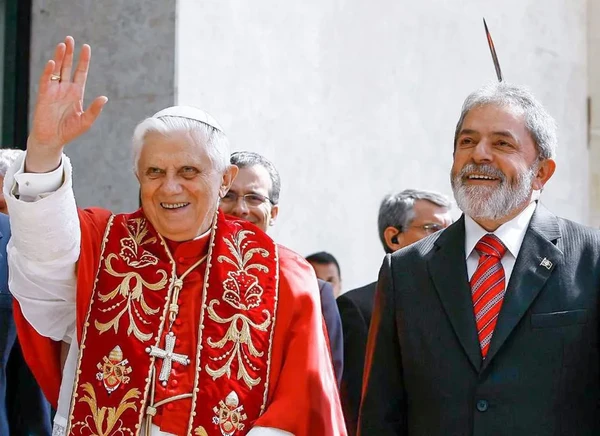 Lula também encontrou o papa Bento XVI por Divulgação
