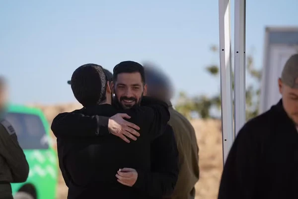 Refém libertado pelo Hamas