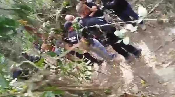 Corpos foram encontrados em local de difícil acesso por Polícia Civil