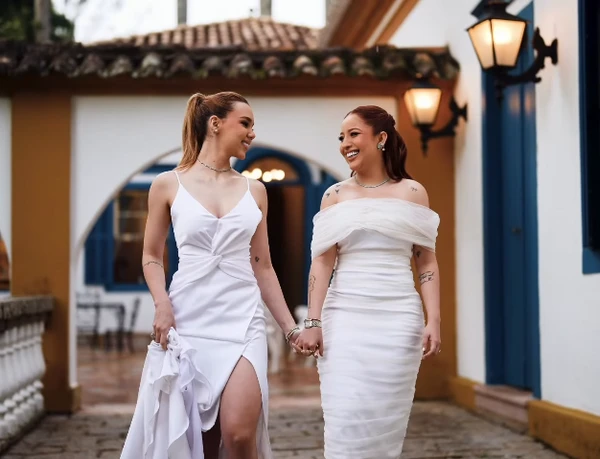 Ensaio pré-wedding de Mari Fernandez e Júlia Ribeiro por Reprodução