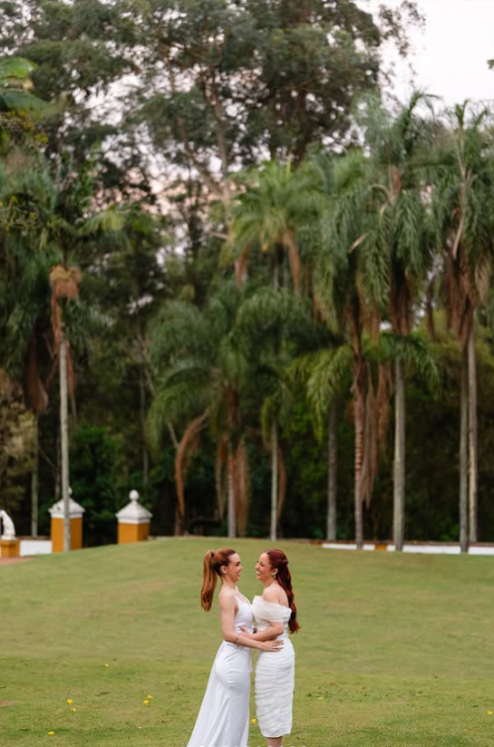 Ensaio pré-wedding de Mari Fernandez e Júlia Ribeiro por Reprodução