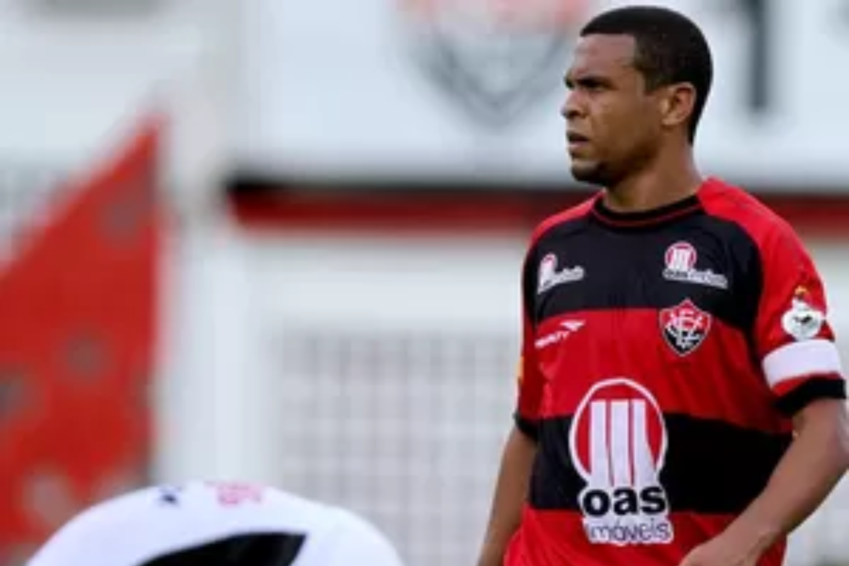 Geovanni marcou 2 gols por Divulgação/EC Vitória