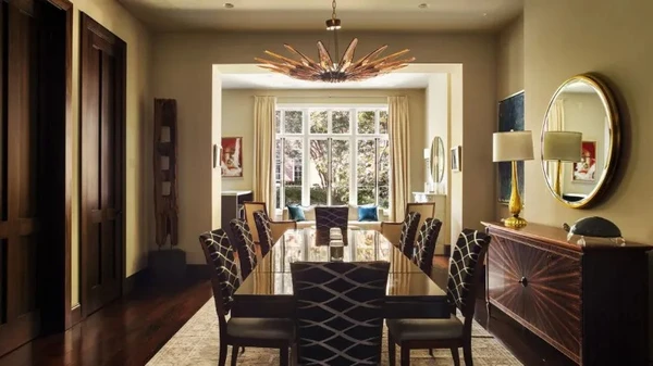 Sala de jantar da casa que Gisele Bündchen colocou à venda por Reprodução