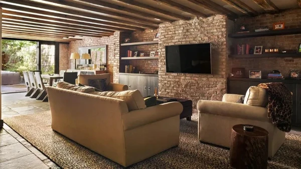 Sala de estar da casa que Gisele Bündchen colocou à venda por Reprodução