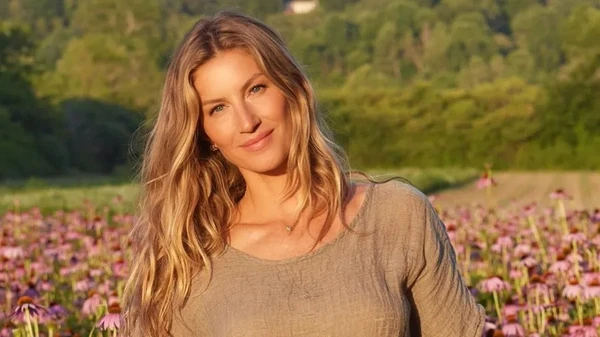 Gisele Bündchen anuncia venda de casa de luxo avaliada em R$ 93 milhões  por Reprodução