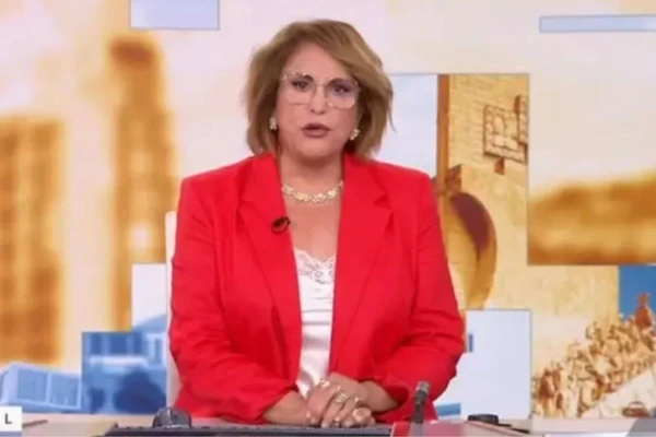Jornalista foi demitida e pega de sur