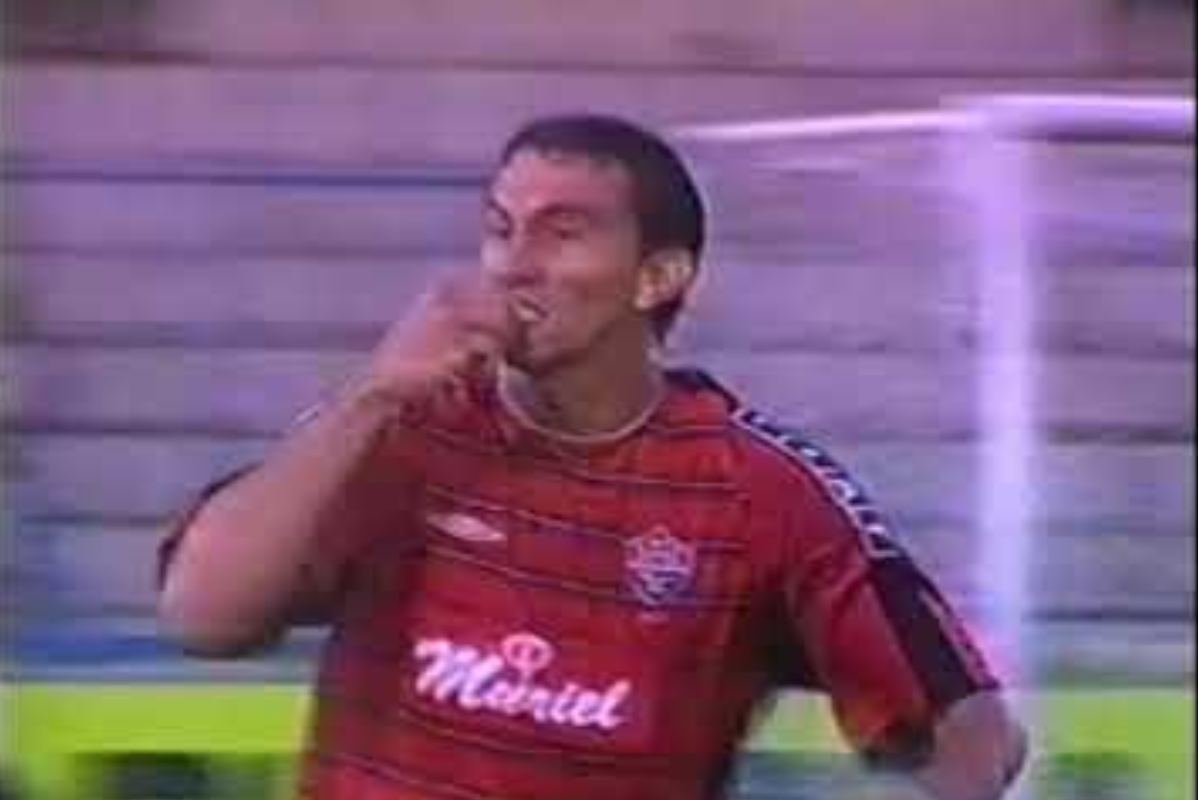 Marcelo Heleno marcou 2 gols por Reprodução/Youtube