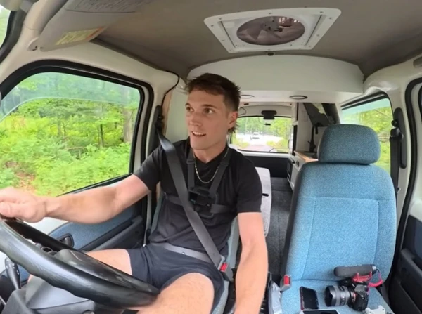 Mini camper prova que é possível economizar por Reprodução/President Chay