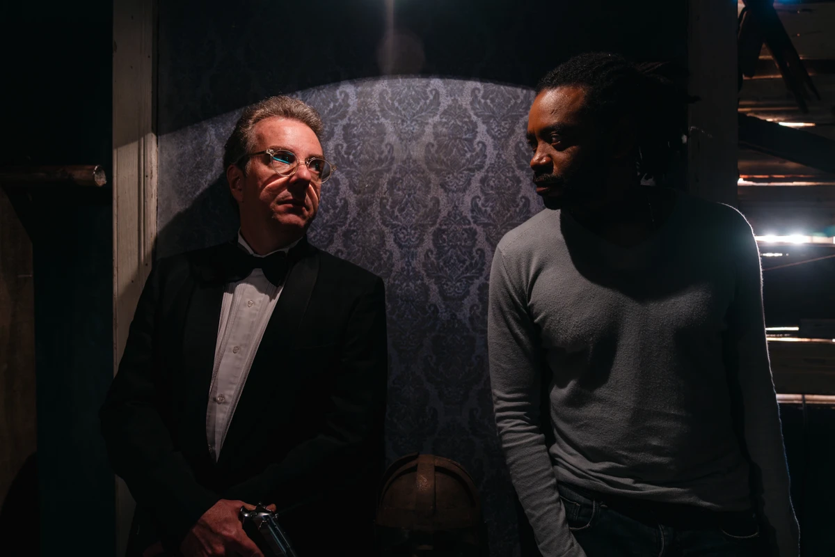Mistério, confinamento e crítica social: conheça ‘Cenas de um Crime’, nova série da HBO Max por Théo Doré