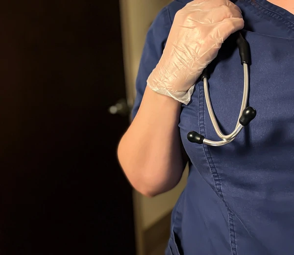 São oferecidas duas vagas na área de Medicina, sendo uma para a especialidade de Oncologia e outra para Cirurgia Vascular