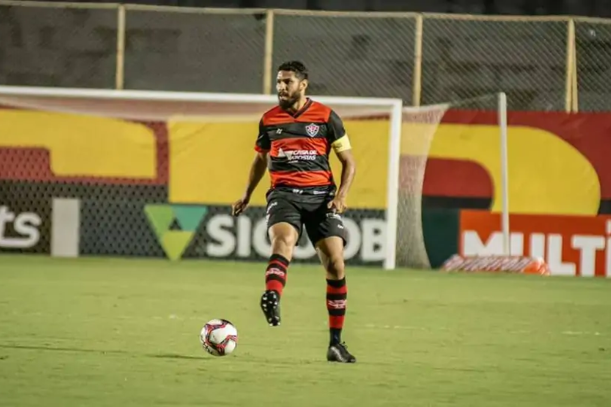 Wallace Reis marcou 2 gols  por Pietro Carpi/EC Vitória