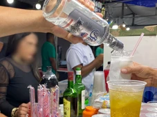Imagem - Risco de intoxicação por metanol divide o consumo de bebidas em festa tradicional de cidade baiana