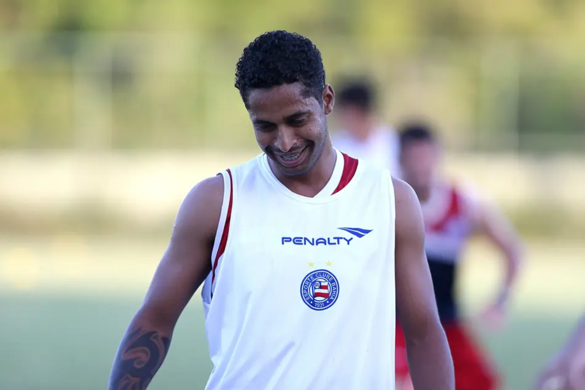 Ávine marcou 2 gols  por Felipe Oliveira 