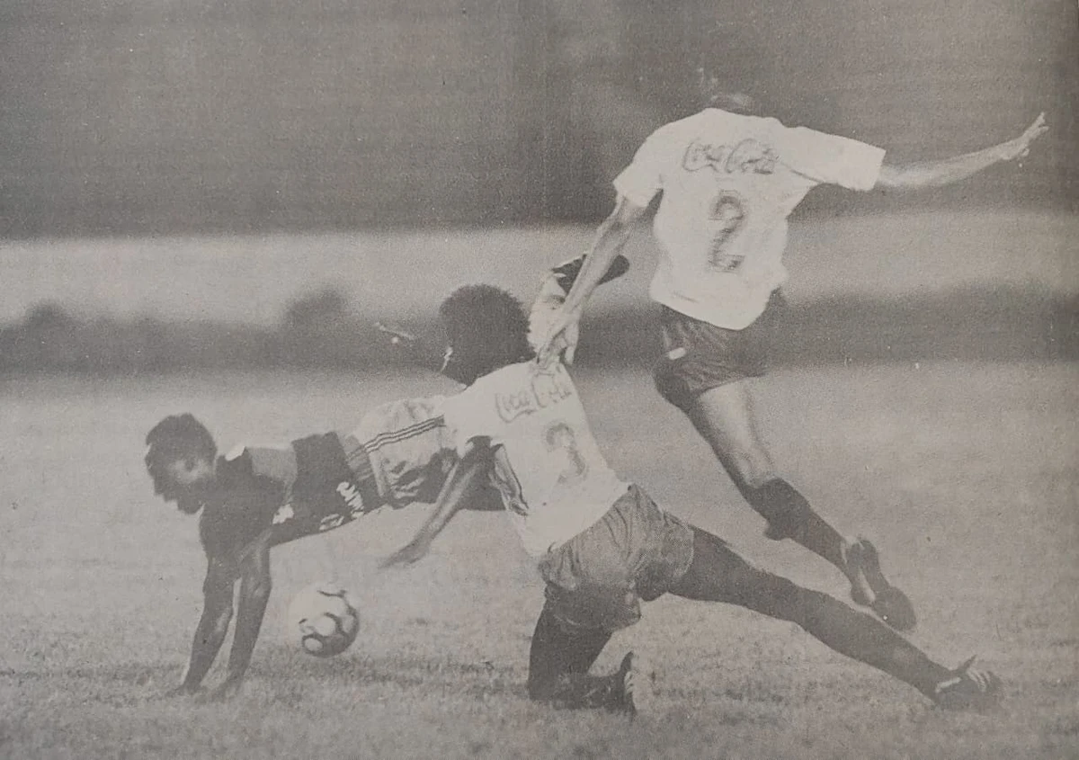 Bahia venceu o Vitória por 2x1 em 1989 por Margarida Neide/Arquivo CORREIO