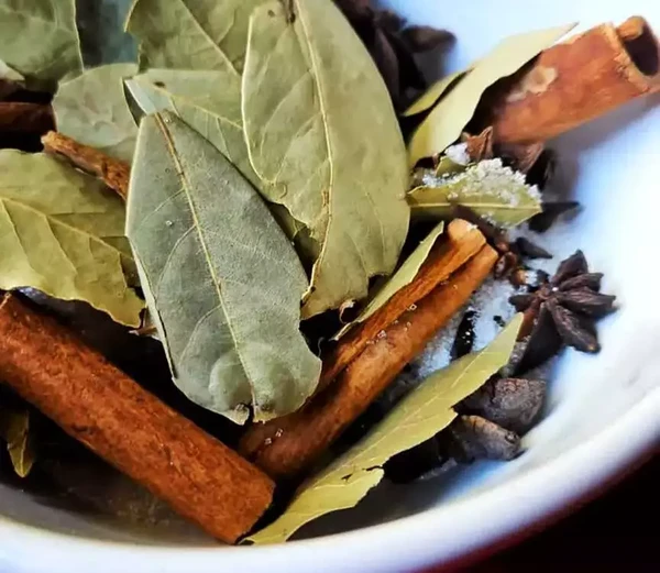 Banho de louro e canela por Reprodução