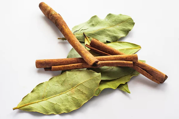 Banho de louro e canela por Reprodução